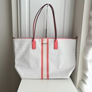 Brand New Michael Kors Tote Large Bag